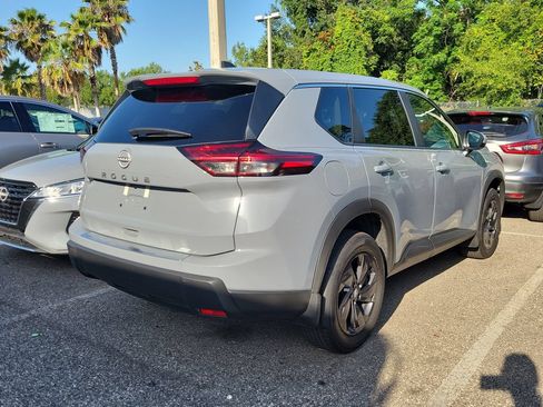 Used 2026 Nissan Rogue SV FWD image 3
