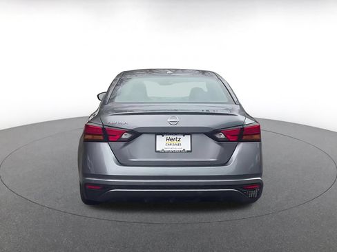Used 2025 Nissan Altima 2.5 SV FWD image 10