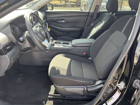 Certified 2025 Nissan Sentra SV FWD image 5