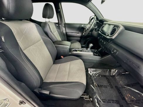 Certified 2022 Toyota Tacoma TRD Off-Road w/ Technology Package RWD image 27