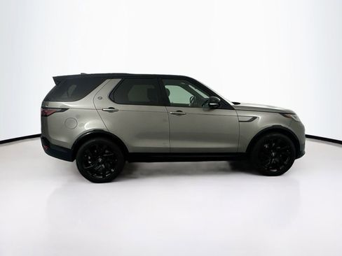 Used 2024 Land Rover Discovery Dynamic SE image 4