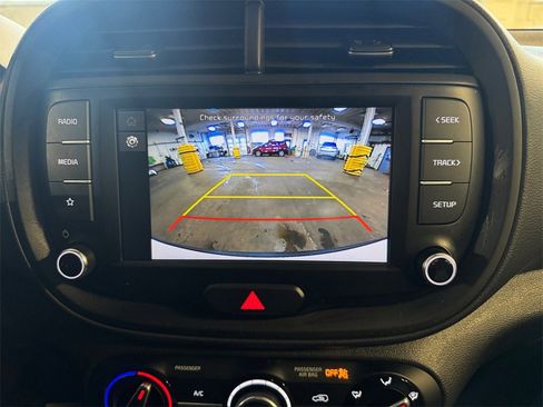 Certified 2023 Kia Soul LX w/ LX Technology Package image 18