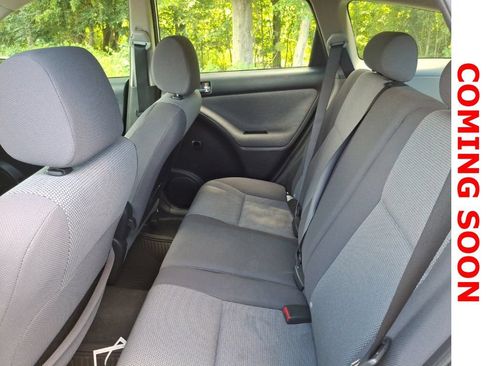 Used 2005 Toyota Matrix XR FWD image 9