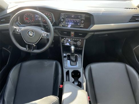Used 2020 Volkswagen Jetta SE image 10