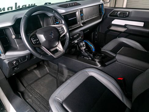 Used 2022 Ford Bronco Black Diamond image 8