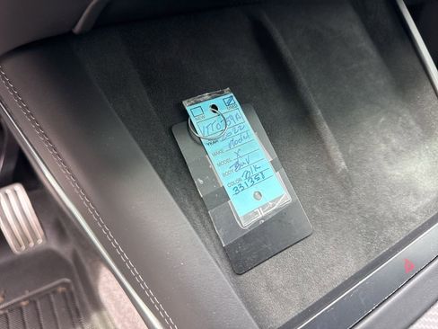 Used 2022 Tesla Model X Plaid image 39