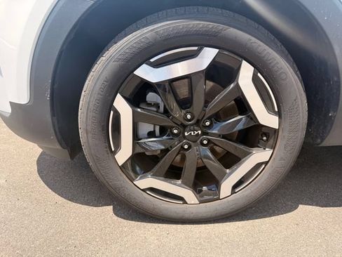 Used 2025 Kia Telluride S FWD image 25
