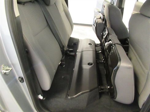 Used 2016 Toyota Tacoma SR5 image 34