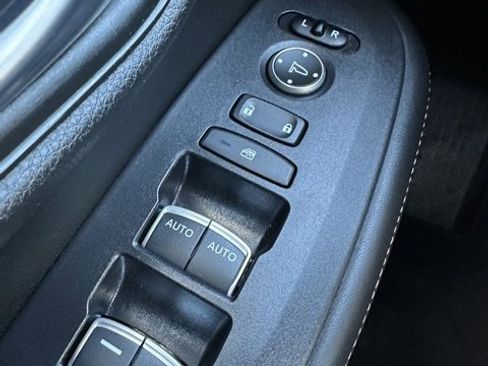 Used 2023 Honda HR-V Sport image 17
