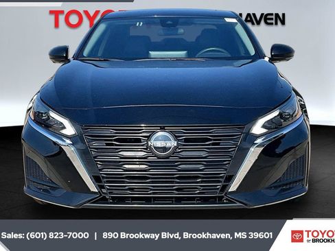 Used 2024 Nissan Altima 2.5 SL AWD/4WD image 3