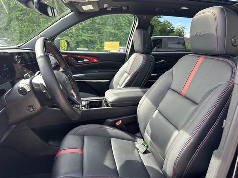 Used 2025 Chevrolet Traverse RS AWD/4WD image 39