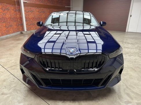 Certified 2026 BMW 530i xDrive w/ M Sport Package image 8