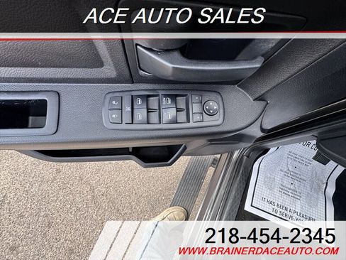 Used 2017 RAM 2500 Tradesman w/ Chrome Appearance Group image 16