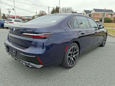Certified 2023 BMW 760i xDrive AWD/4WD image 7