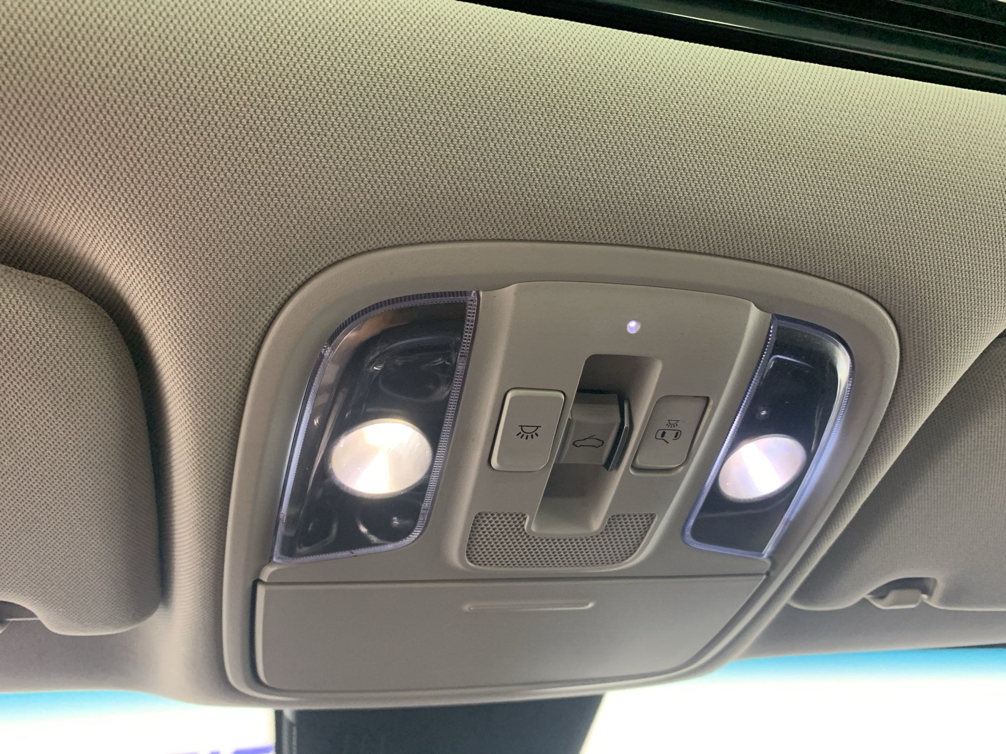 Used 2018 Kia Stinger Premium RWD image 26