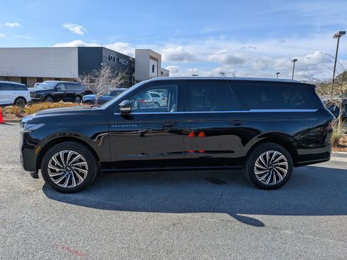 Certified 2025 Lincoln Navigator L Black Label image 8