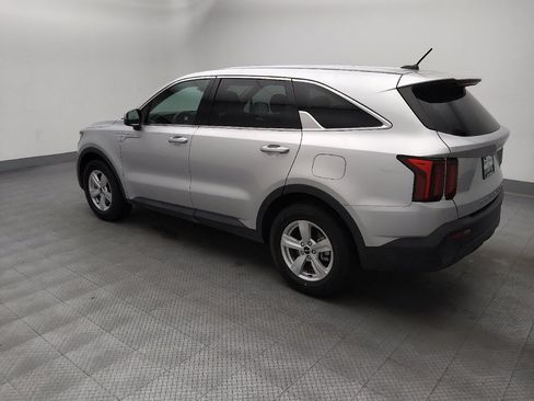 Used 2022 Kia Sorento LX FWD image 3