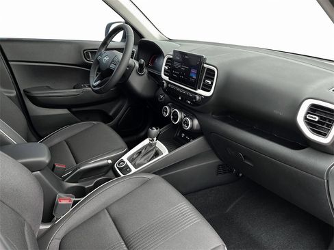 New 2025 Hyundai Venue Limited image 15