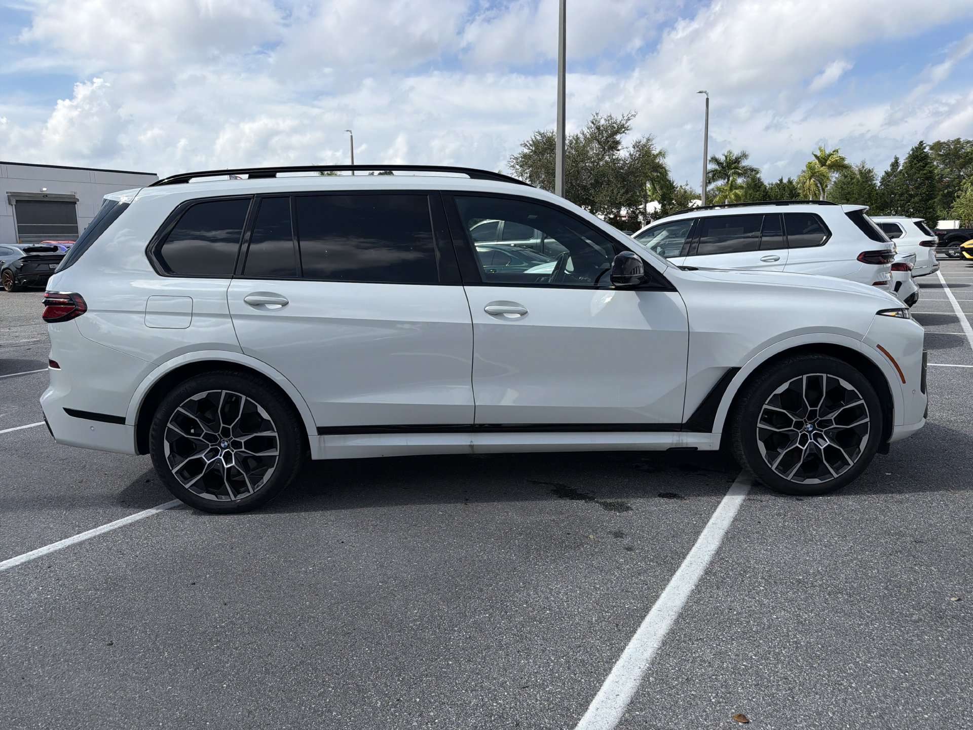 Certified 2026 BMW X7 M60i AWD/4WD image 3