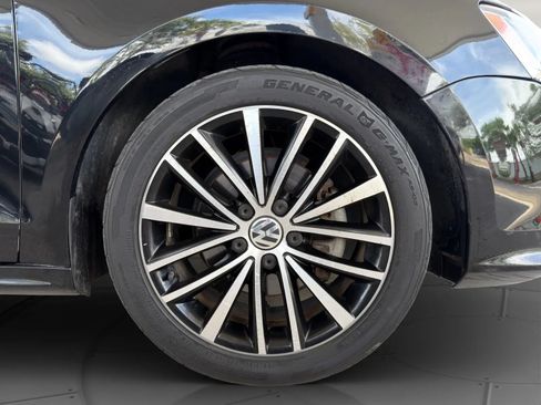 Used 2015 Volkswagen Jetta Sport FWD image 23