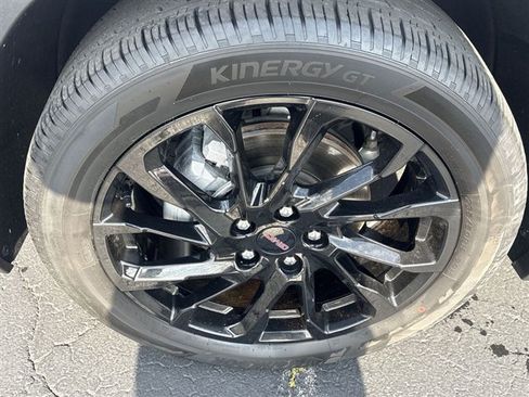 Used 2024 GMC Terrain SLE w/ Driver Convenience Package FWD image 31