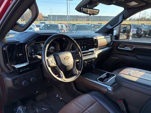 Used 2024 Chevrolet Silverado 2500 High Country w/ High Country Premium Package image 12
