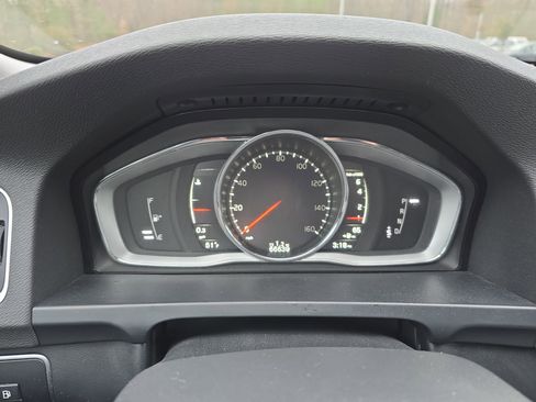 Used 2018 Volvo S60 T5 Dynamic w/ Vision Package image 18