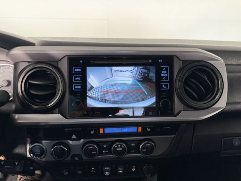 Used 2019 Toyota Tacoma Limited AWD/4WD image 29