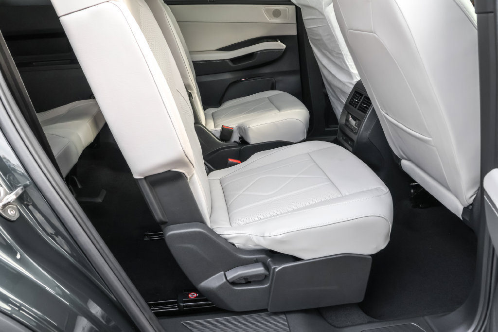 New 2027 Volkswagen Atlas SEL R-Line AWD/4WD image 39