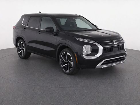 Used 2024 Mitsubishi Outlander SE FWD image 2