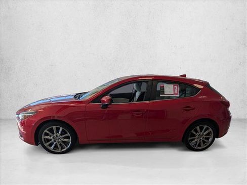 Used 2018 MAZDA MAZDA3 Grand Touring image 9