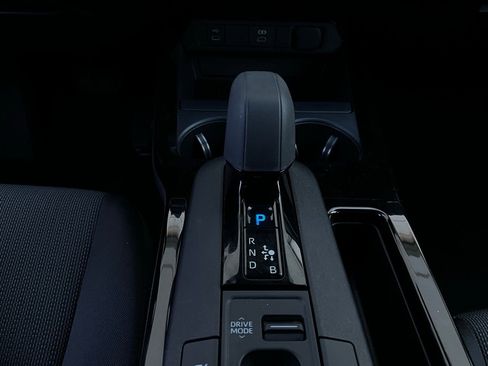 Used 2025 Toyota Prius LE image 22