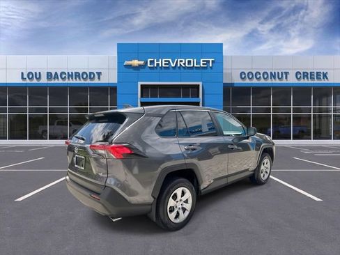 Used 2024 Toyota RAV4 LE FWD image 8