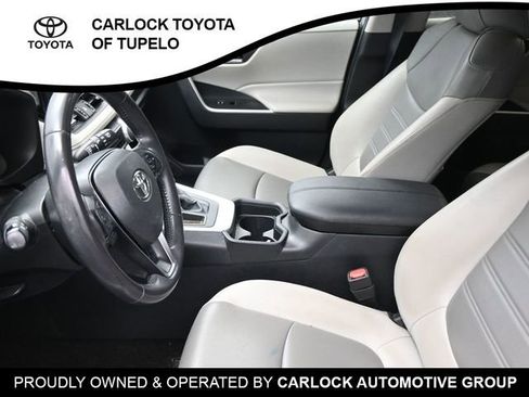 Used 2019 Toyota RAV4 XLE Premium image 10