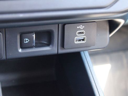 Used 2025 Ford Maverick Lariat image 39