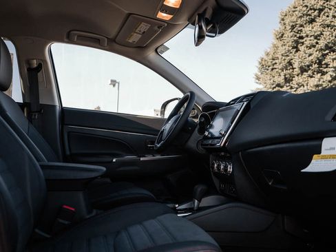 New 2025 Mitsubishi Outlander Sport SE image 10