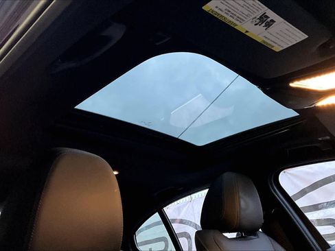 Certified 2025 BMW 330i Sedan image 13