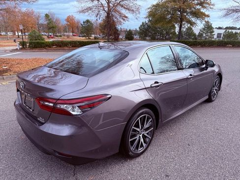 Used 2024 Toyota Camry XLE image 12