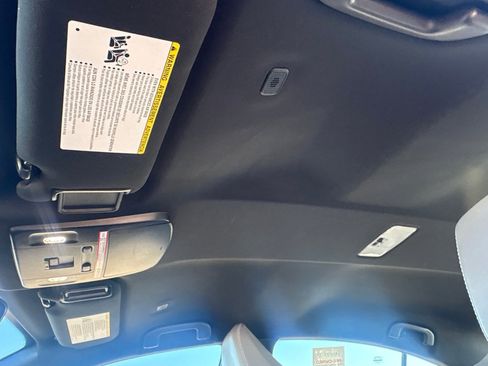 Used 2025 Toyota Camry SE image 32