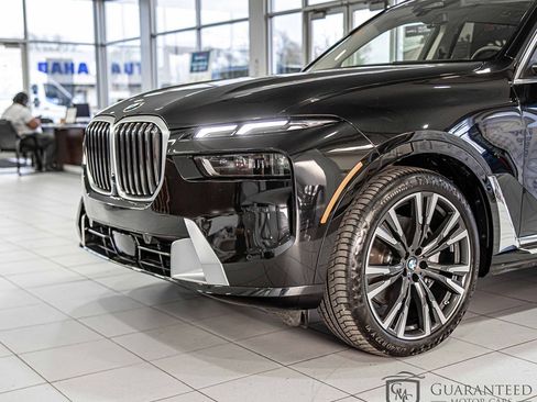 Used 2025 BMW X7 xDrive40i w/ Premium Package image 5