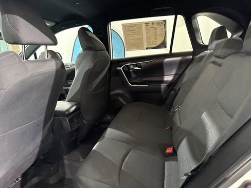 Used 2022 Toyota RAV4 SE AWD/4WD image 16