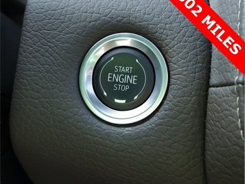 Used 2024 GMC Yukon Denali image 39