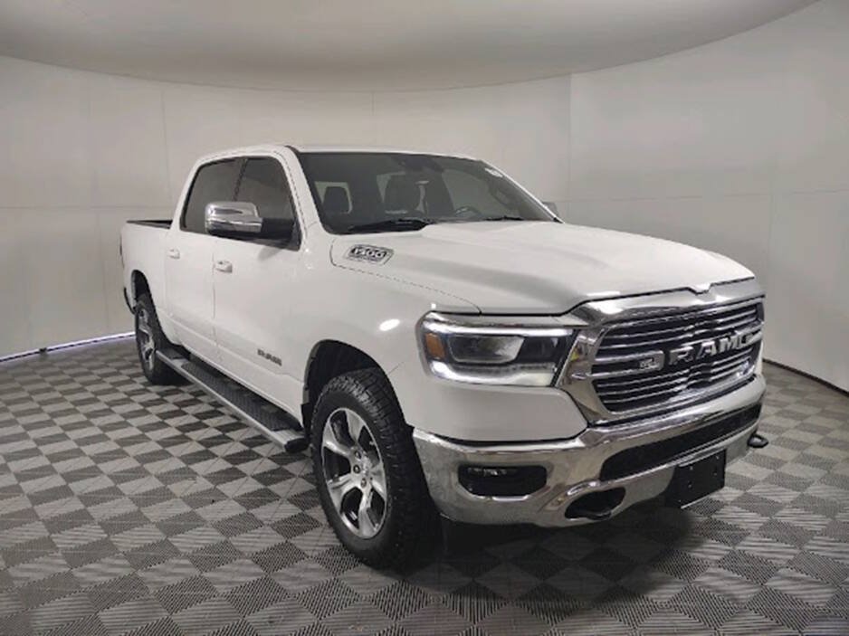 Used 2023 RAM 1500 Laramie AWD/4WD image 3
