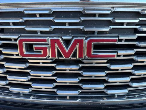 Used 2020 GMC Yukon XL Denali w/ Denali Ultimate Package AWD/4WD image 18