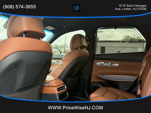 Used 2022 Genesis GV70 2.5T w/ Advanced Package image 28