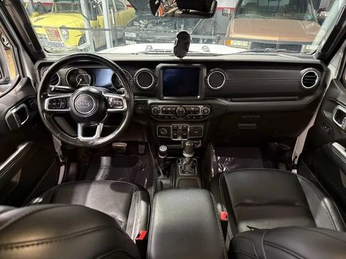 Used 2021 Jeep Gladiator Overland w/ Popular Equipment Package AWD/4WD image 18