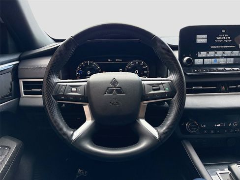 Used 2024 Mitsubishi Outlander SE AWD/4WD image 11