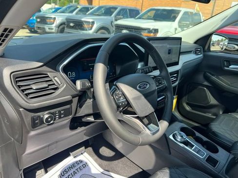 Certified 2024 Ford Escape Platinum w/ Premium Technology Package AWD/4WD image 5
