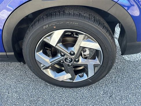 Certified 2023 Hyundai Venue SEL image 11