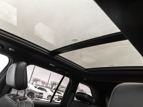 New 2025 Jeep Grand Cherokee Limited image 8